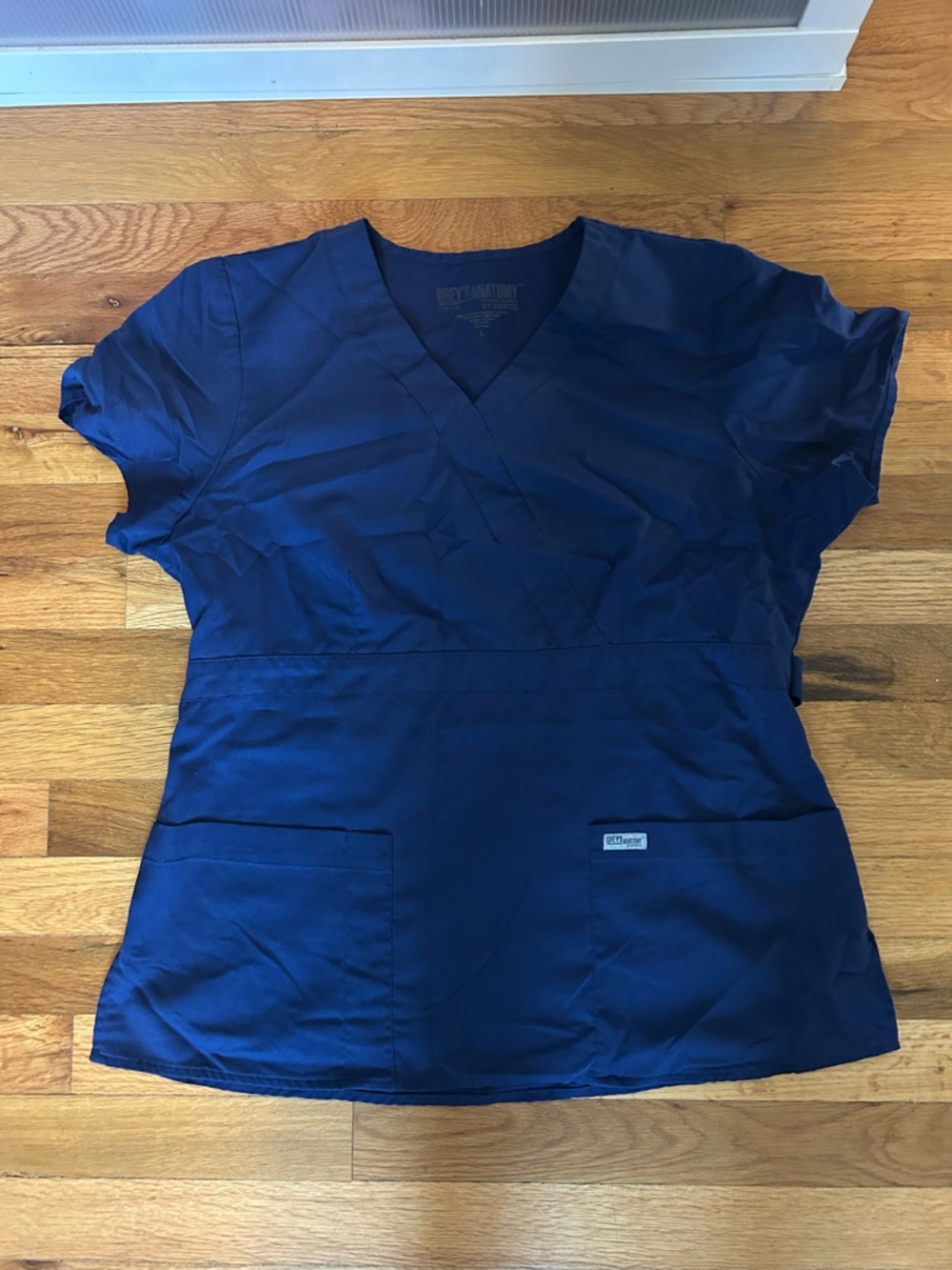 Grey’s Anatomy women’s scrub top Large